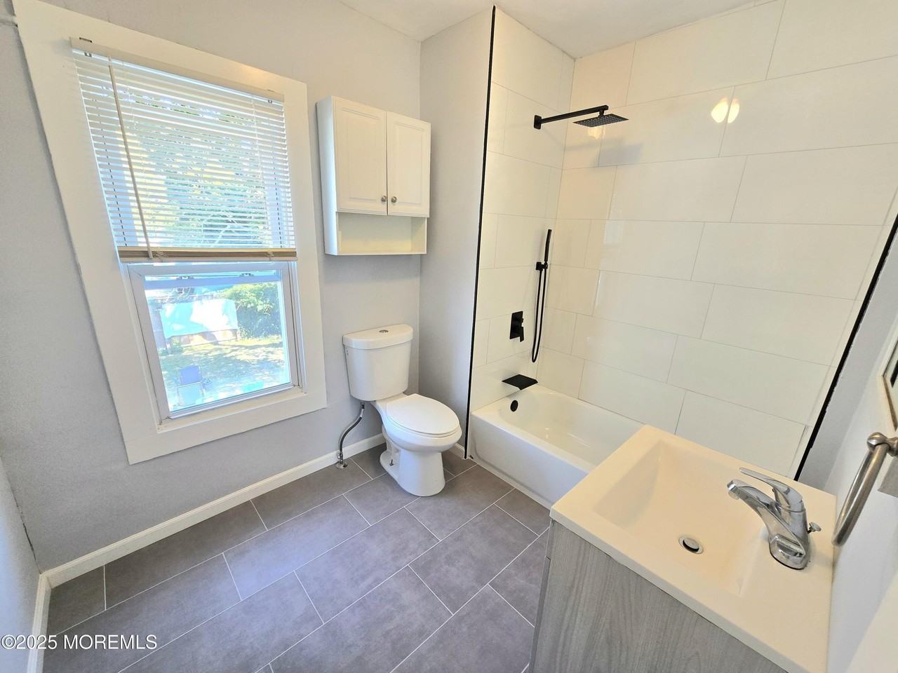 513 Sewall Ave #2 - Photo 4 of 10
