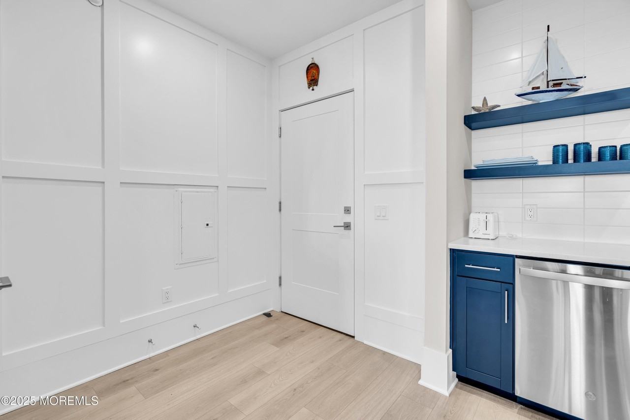 218 3rd Ave #304 - Photo 4 of 29