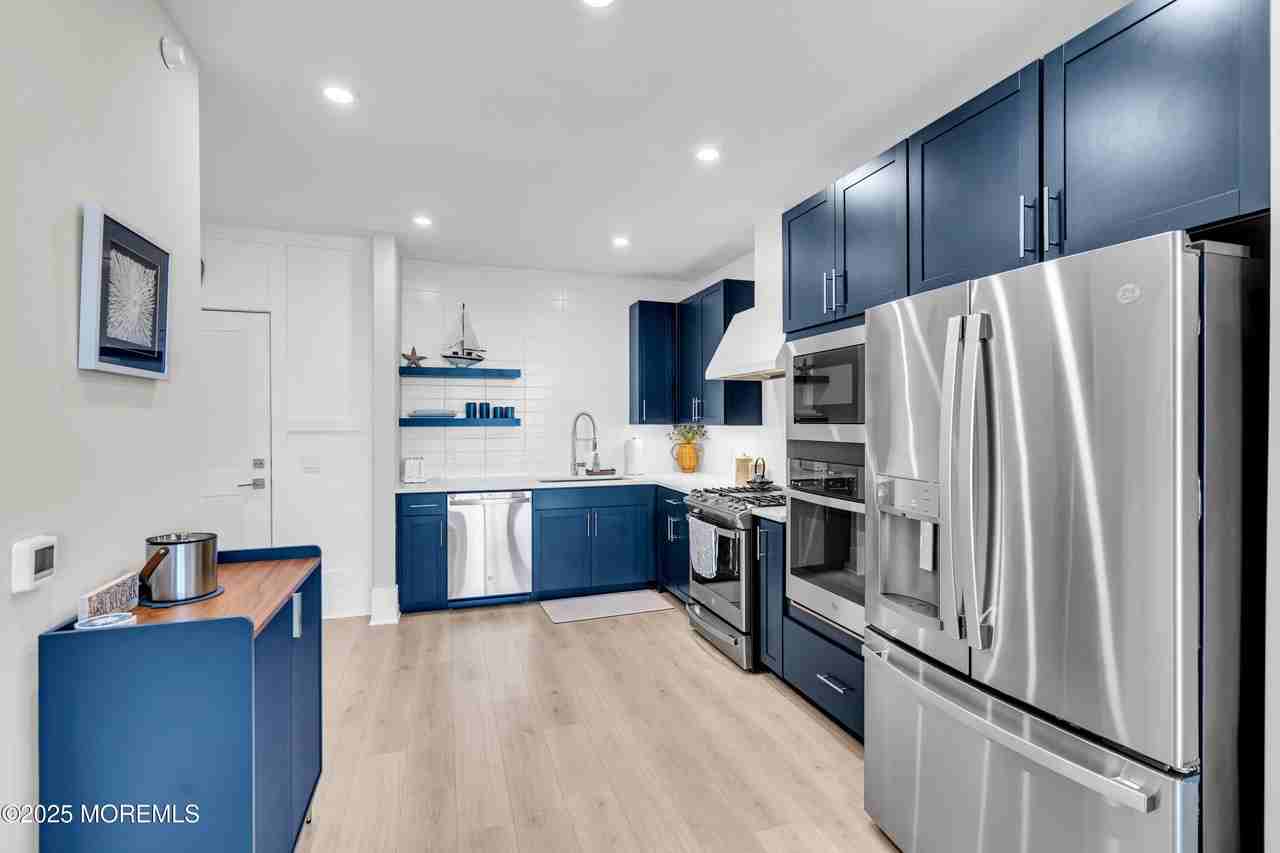 218 3rd Ave #304 - Photo 5 of 29