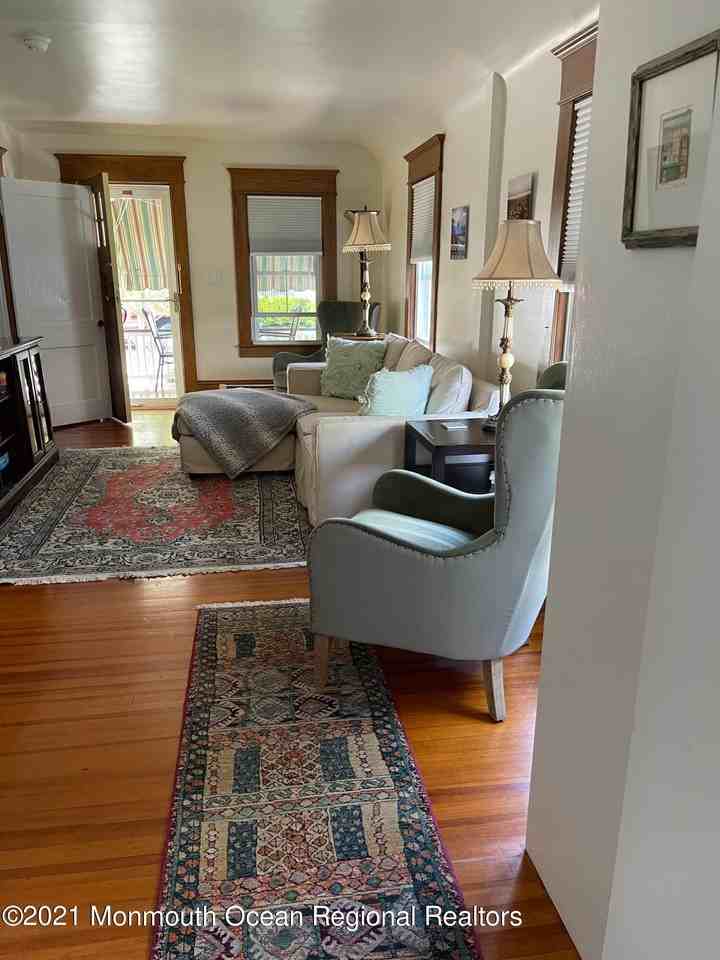56 Franklin Ave - Photo 6 of 23