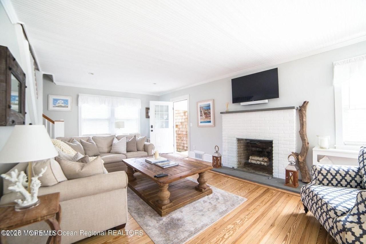 413 Main Ave - Photo 4 of 13