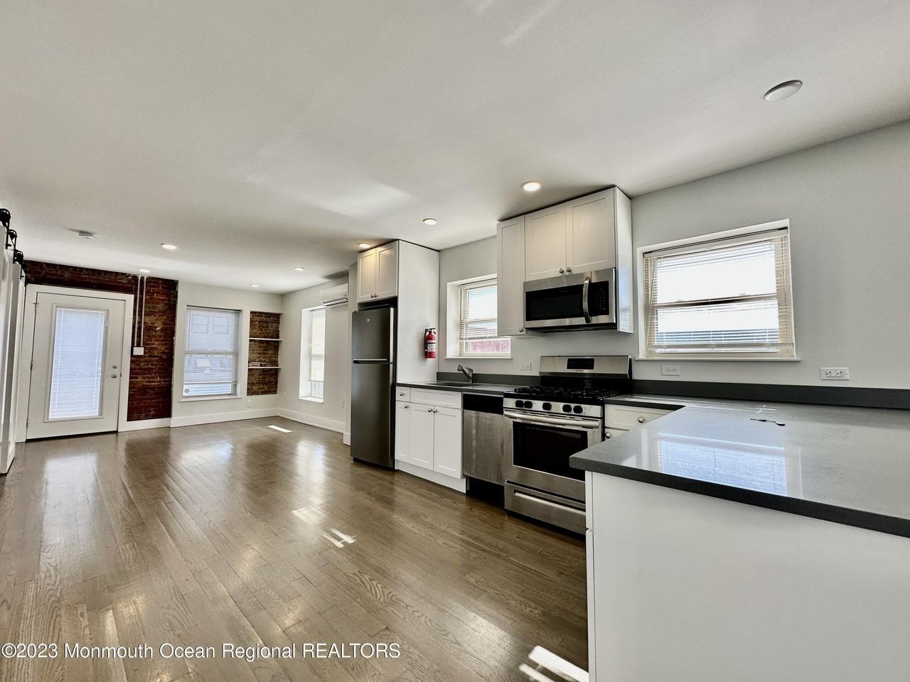 410 Bond St #2 - Photo 4 of 23
