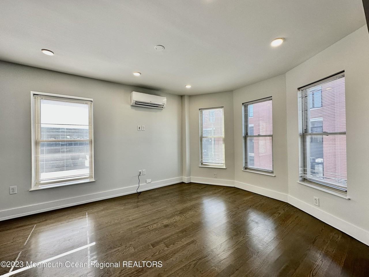 410 Bond St #2 - Photo 5 of 23