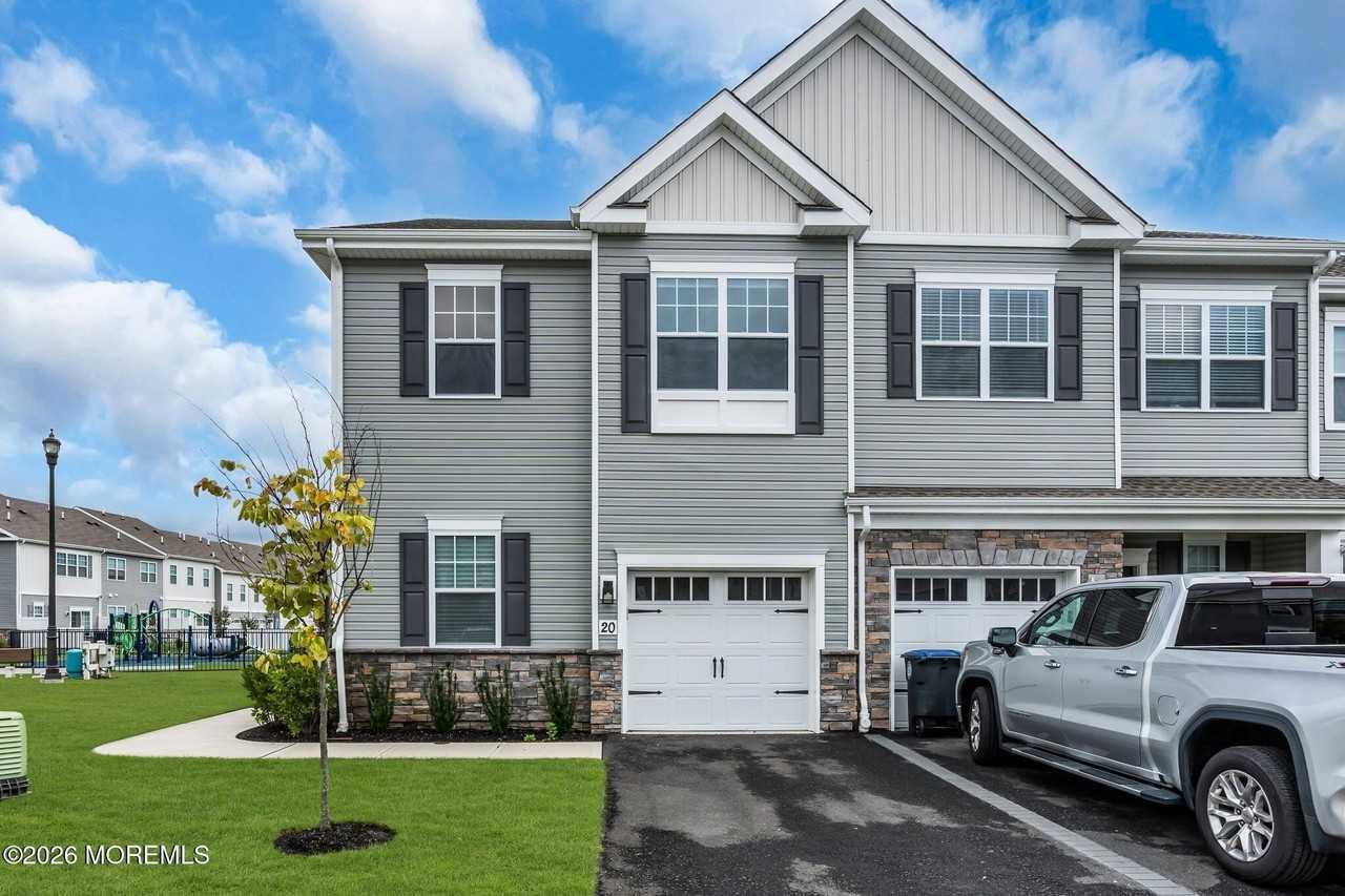 20 Theater Dr - Photo 3 of 41