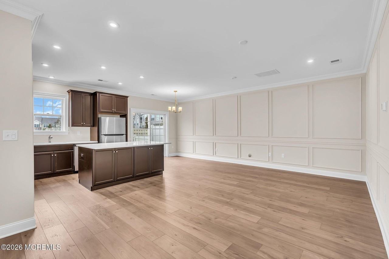 20 Theater Dr - Photo 5 of 41