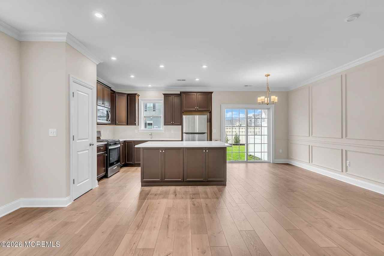 20 Theater Dr - Photo 6 of 41
