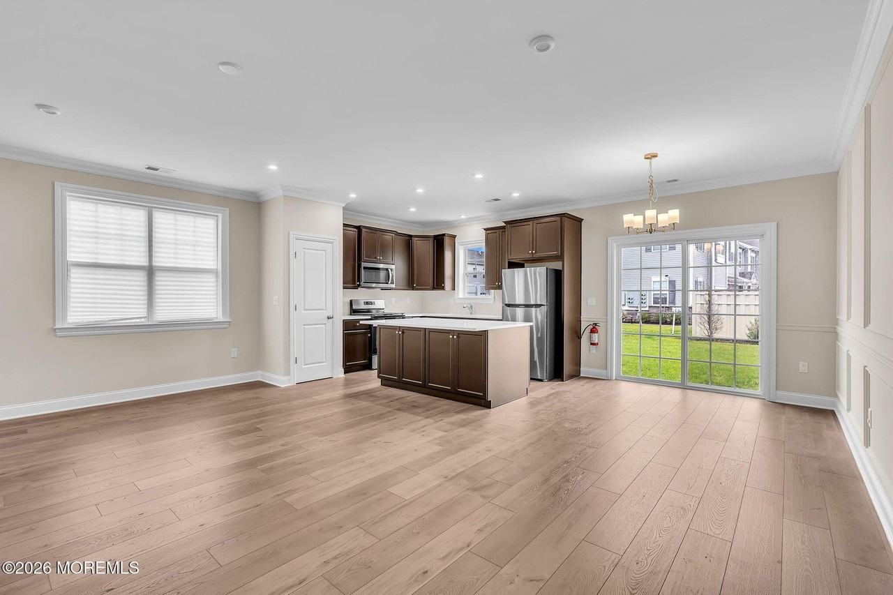 20 Theater Dr - Photo 7 of 41