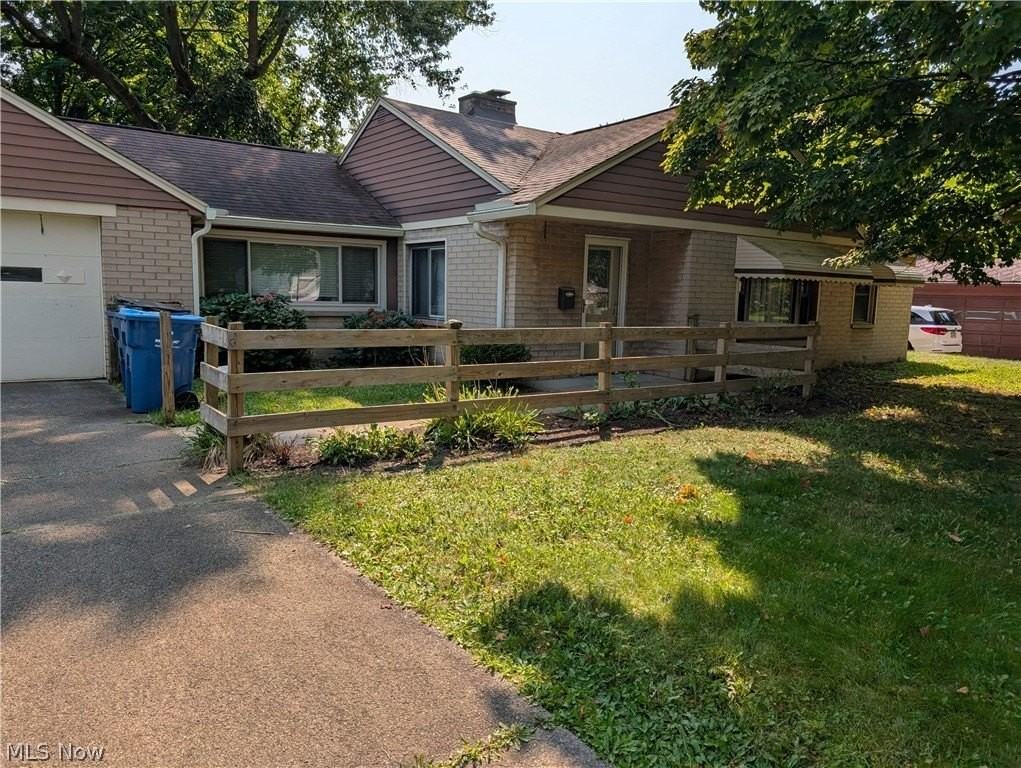 647 Longmere Dr - Photo 4 of 50