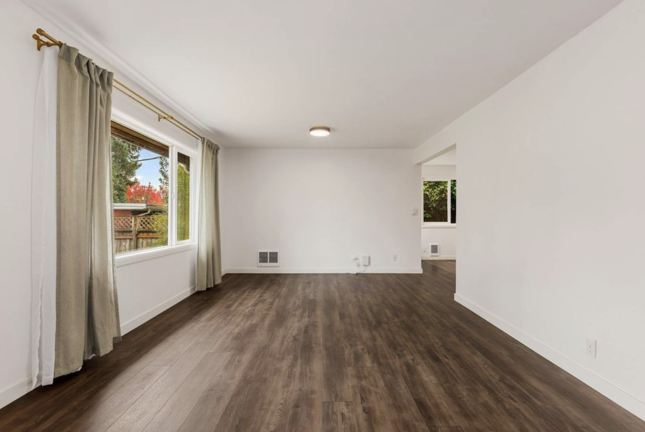 16711 10th Ave Ne #1 - Photo 5 of 15
