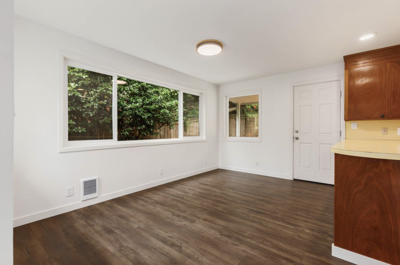 16711 10th Ave Ne #1 - Photo 6 of 15