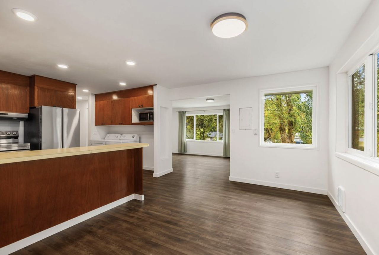 16711 10th Ave Ne #1 - Photo 7 of 15