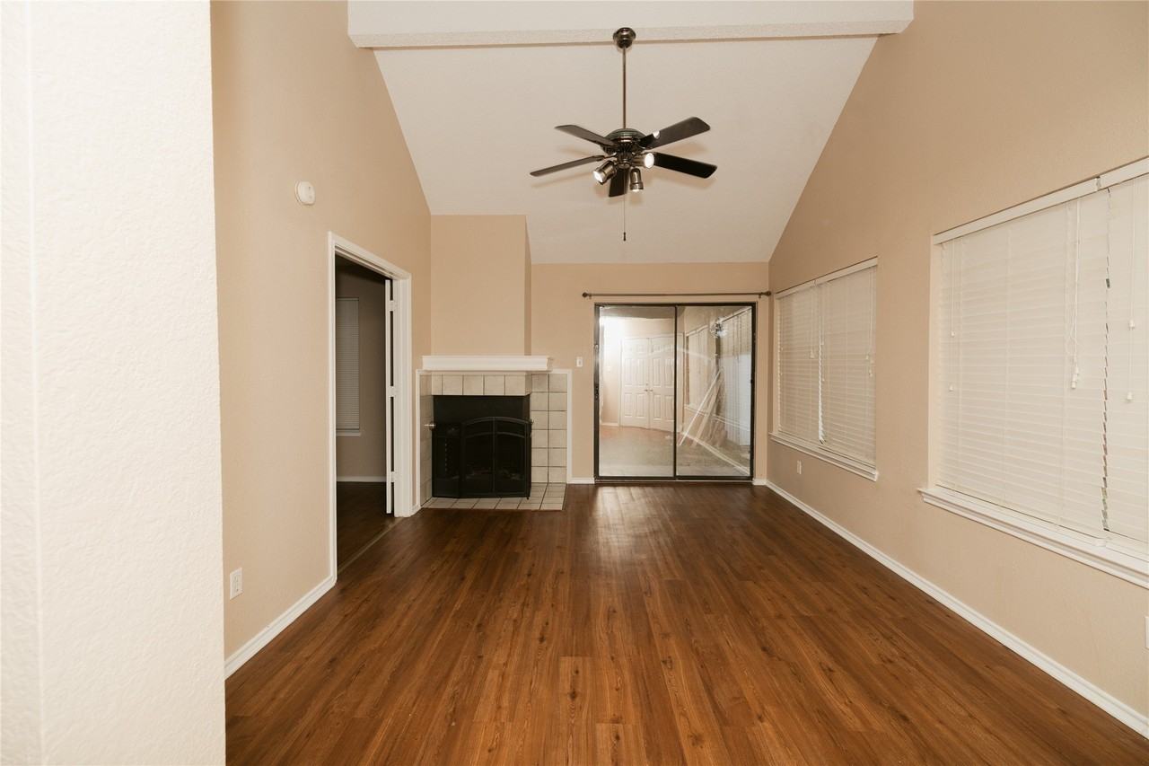2083 Sundance Ct - Photo 7 of 37