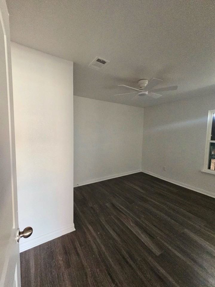 1208 E Daggett Ave - Photo 4 of 16