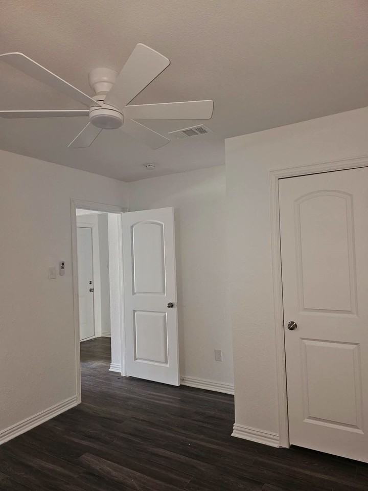 1208 E Daggett Ave - Photo 5 of 16