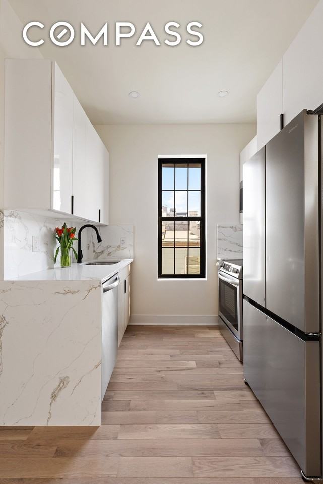 152 N 10th St #2R - Photo 4 of 12
