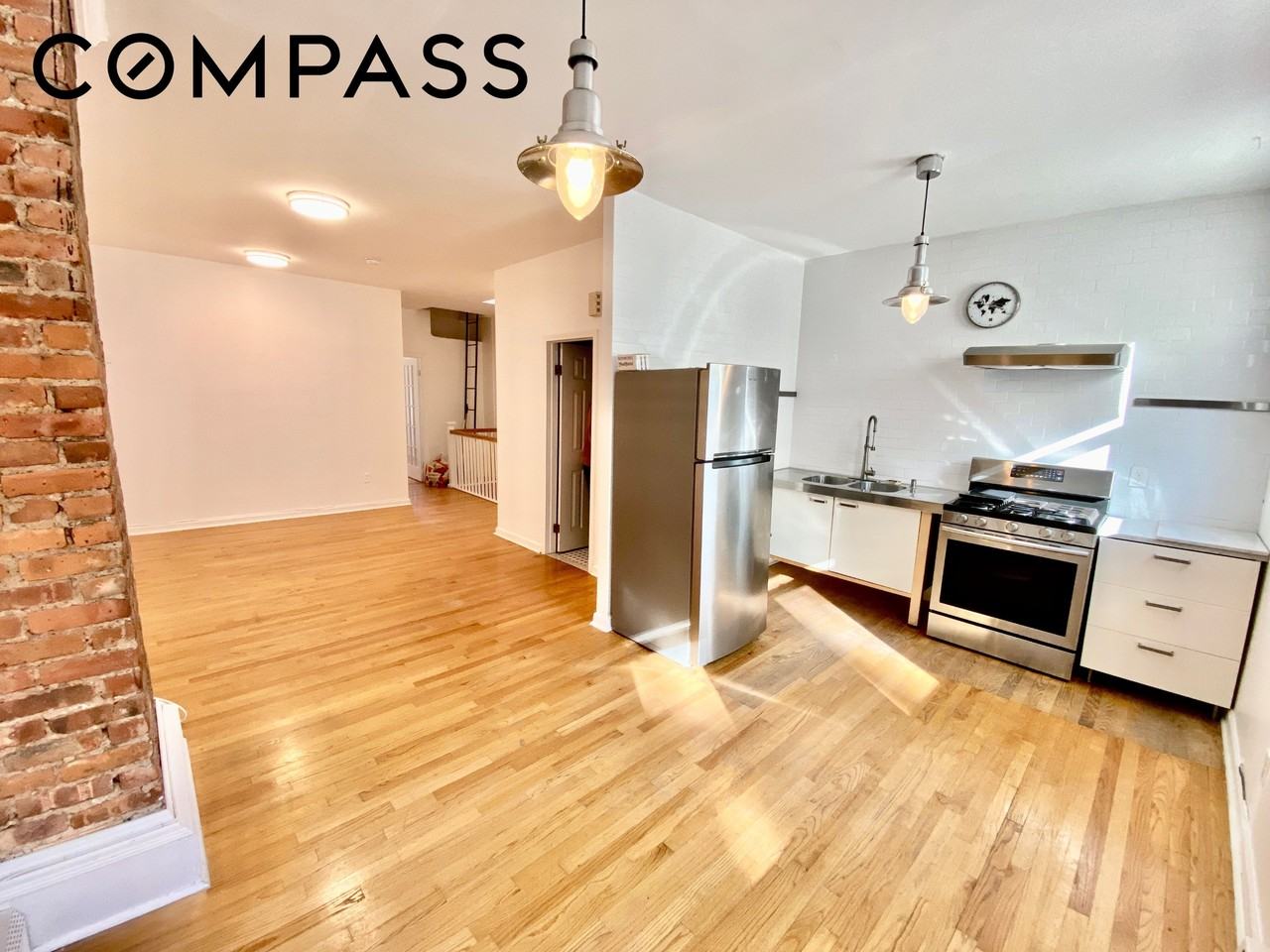 210 29th St #3 - Photo 4 of 10