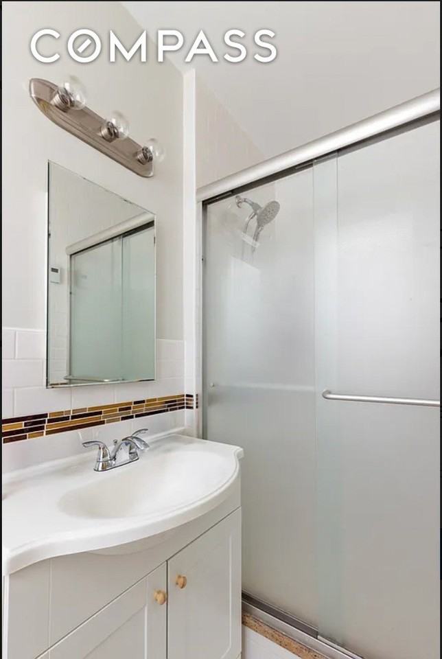479 Prospect Ave #2 - Photo 4 of 6