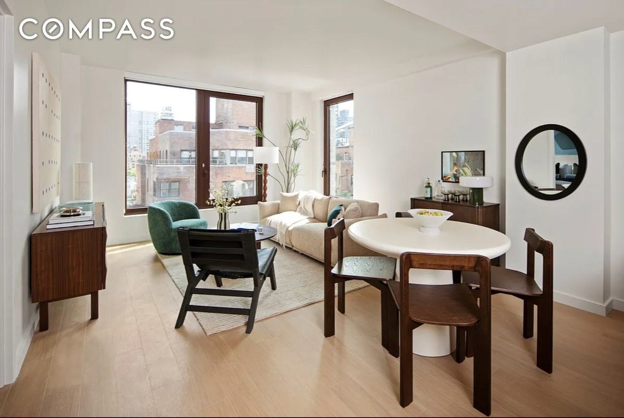 300 E 50th St #15B - Photo 2 of 17