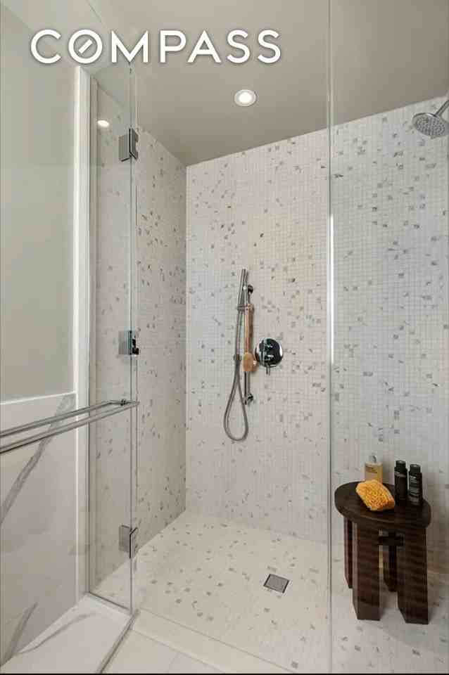300 E 50th St #15B - Photo 6 of 17