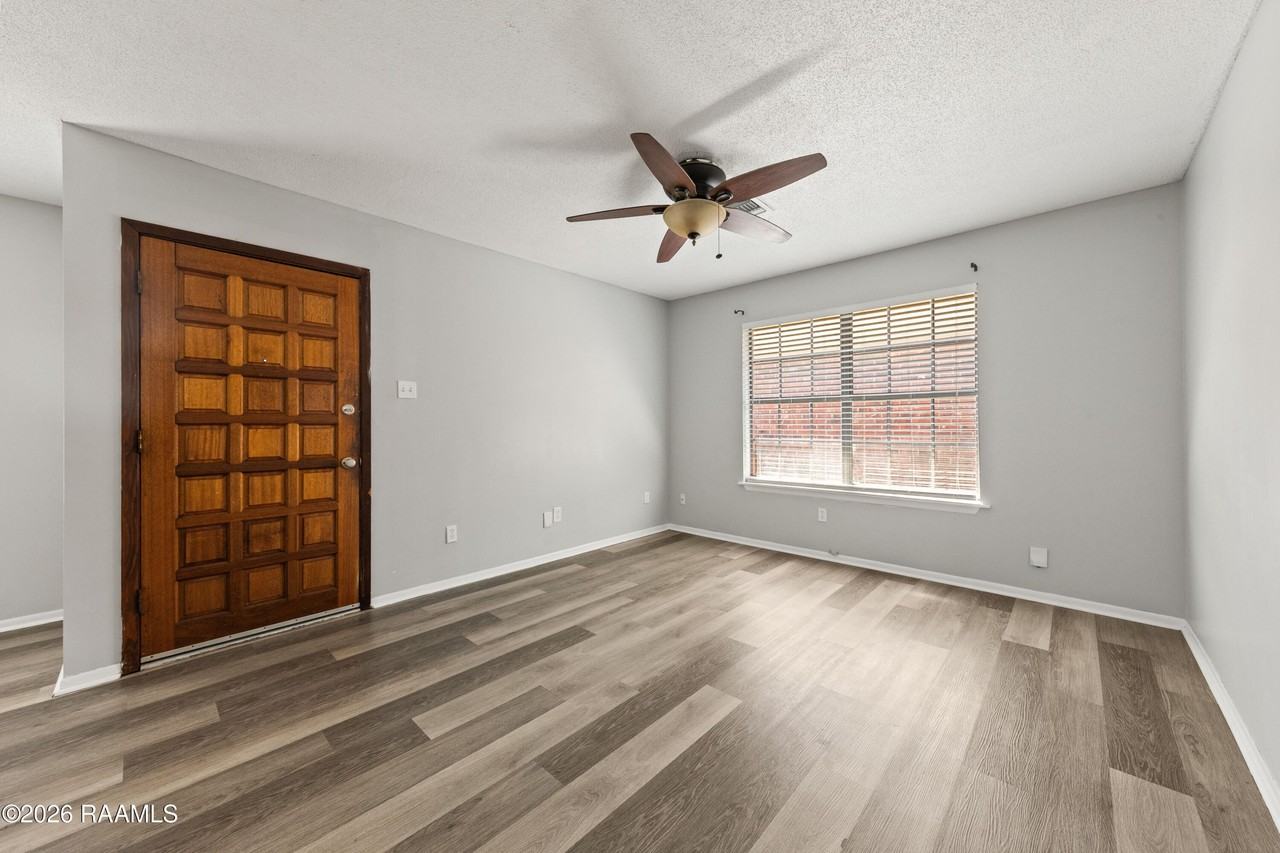 313 Titan Dr #B - Photo 3 of 17