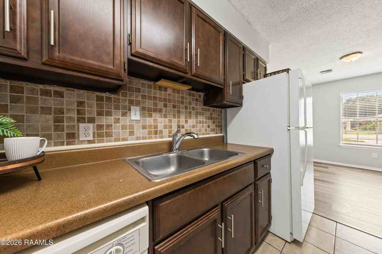 313 Titan Dr #B - Photo 6 of 17