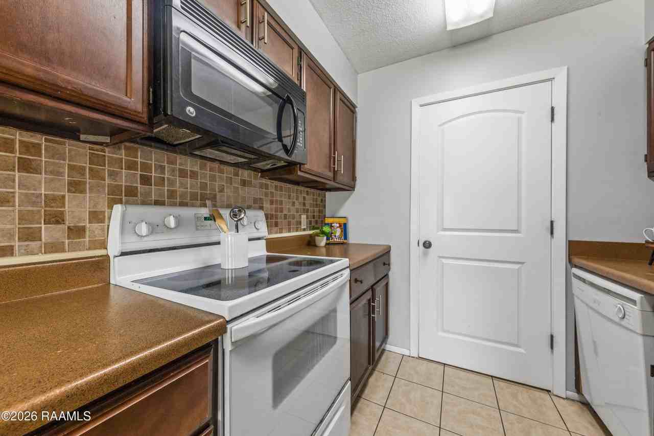 313 Titan Dr #B - Photo 7 of 17