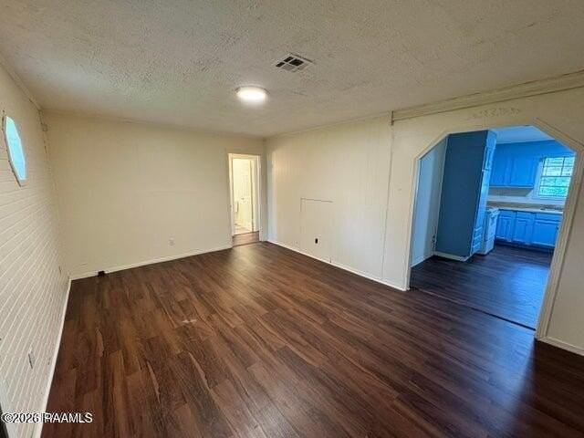 105 Chag St - Photo 3 of 14