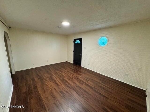 105 Chag St - Photo 4 of 14