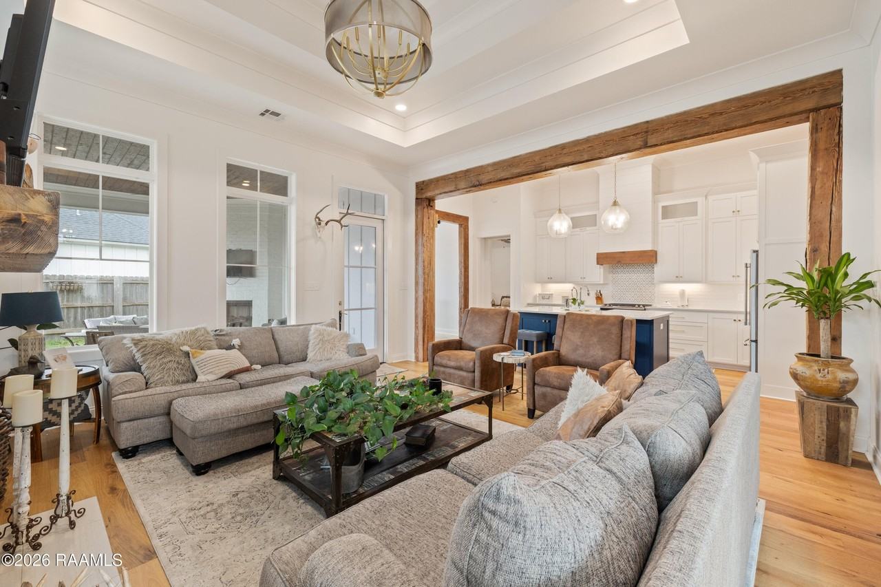 116 Orchard Park Ave - Photo 4 of 34