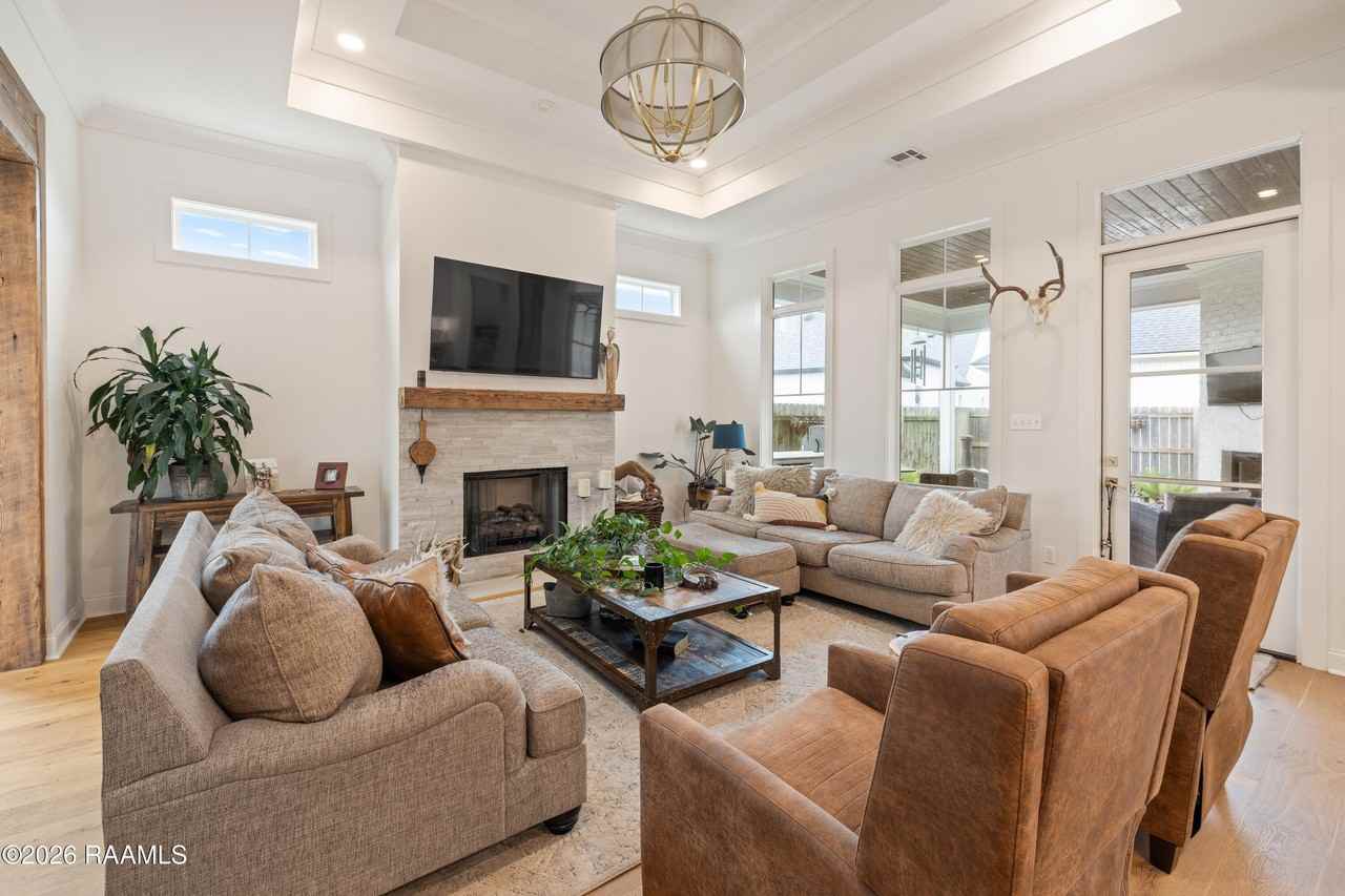 116 Orchard Park Ave - Photo 5 of 34