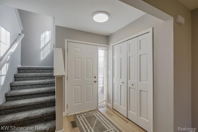 521 James Cir - Photo 3 of 24