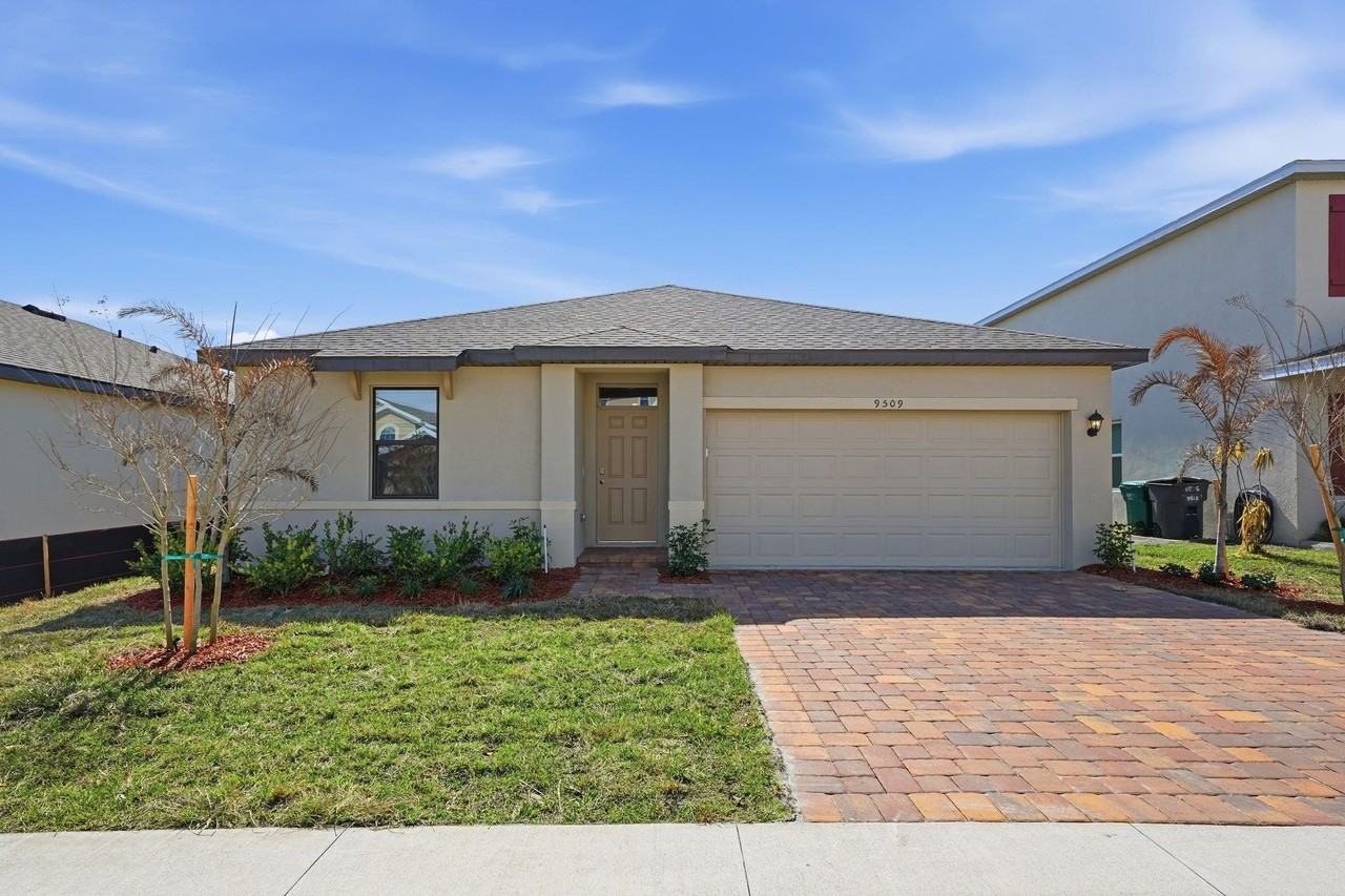 9509 Silver Sands Ln - Photo 2 of 25