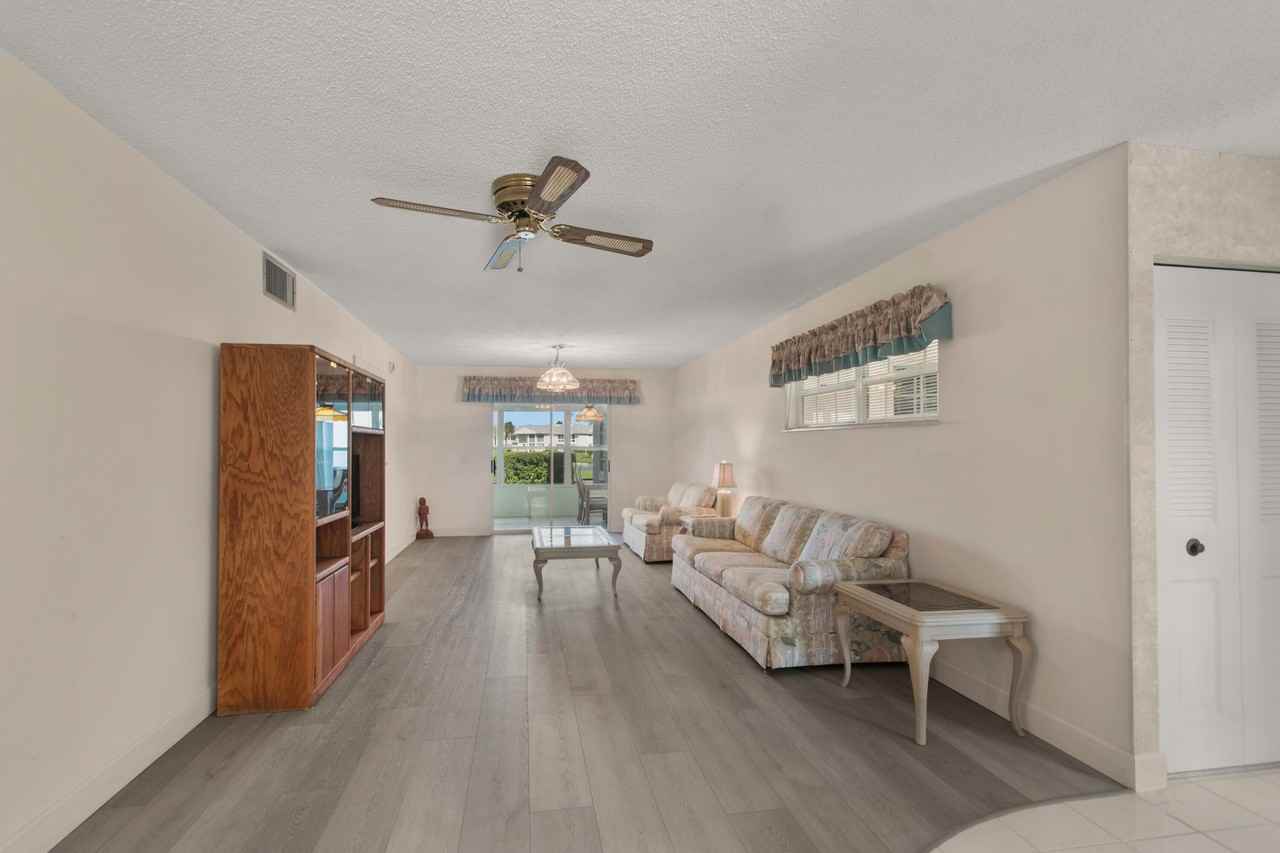 406 Grove Isle Cir #406 - Photo 7 of 31