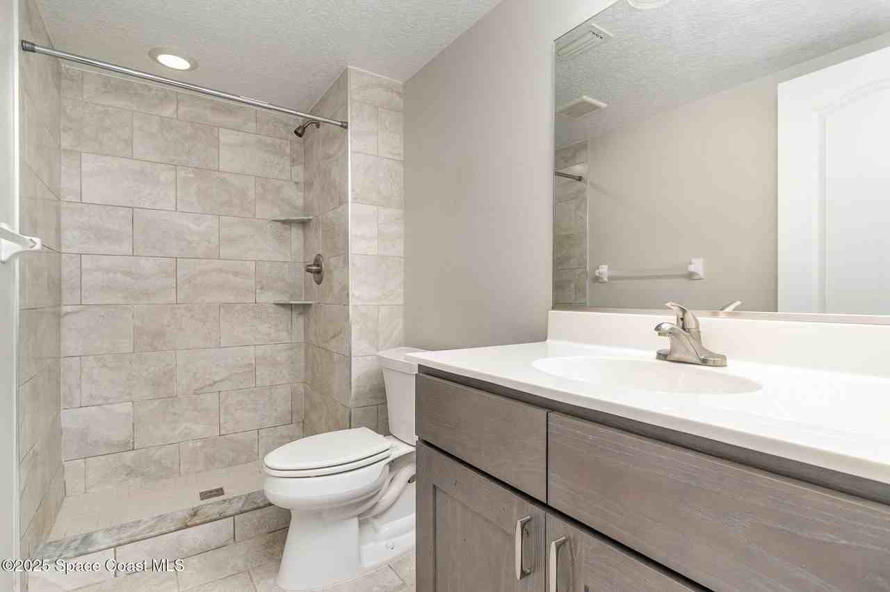 2469 S Washington Ave #C104 - Photo 5 of 15