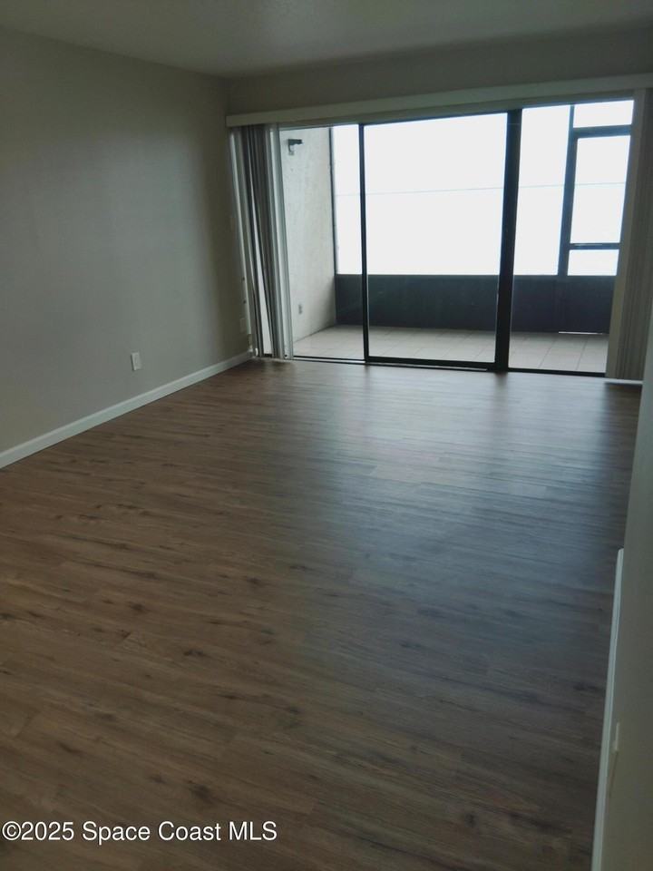 2469 S Washington Ave #C104 - Photo 7 of 15