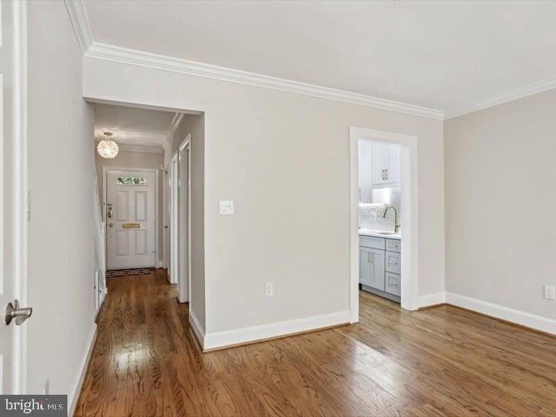 3217 Sutton Pl Nw #A - Photo 5 of 50
