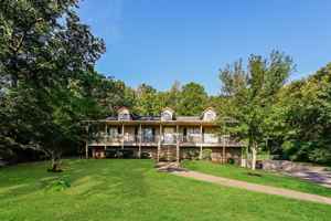 featured image of 704 Cherry Ln