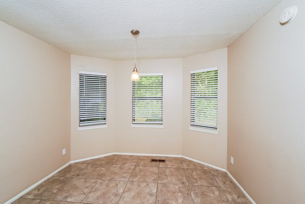 704 Cherry Ln - Photo 6 of 25