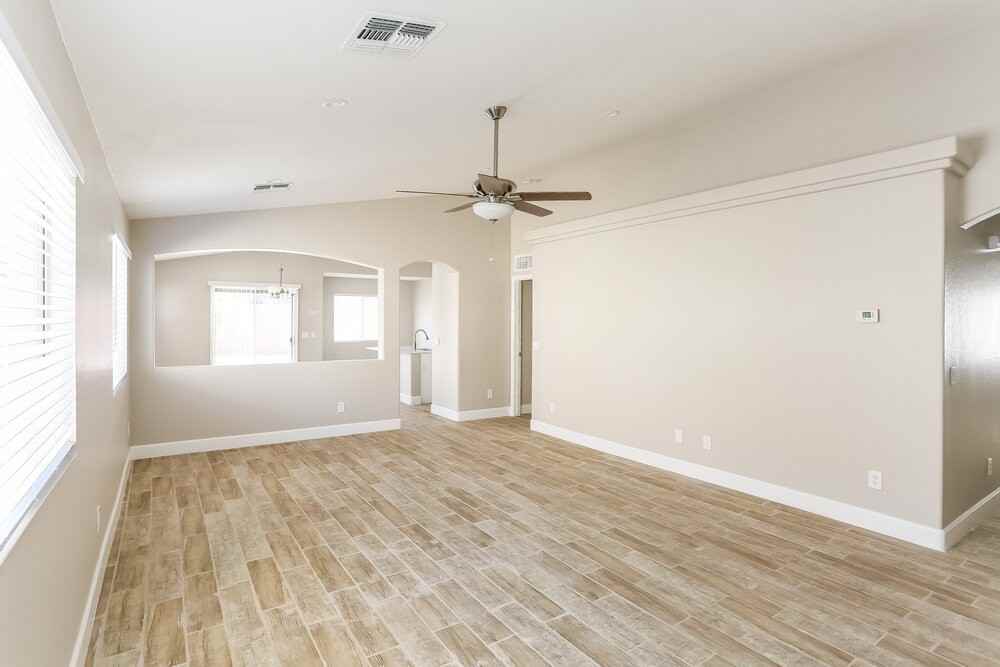 3235 W Sunland Ave - Photo 4 of 16