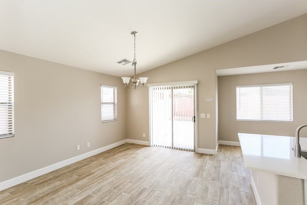 3235 W Sunland Ave - Photo 6 of 16
