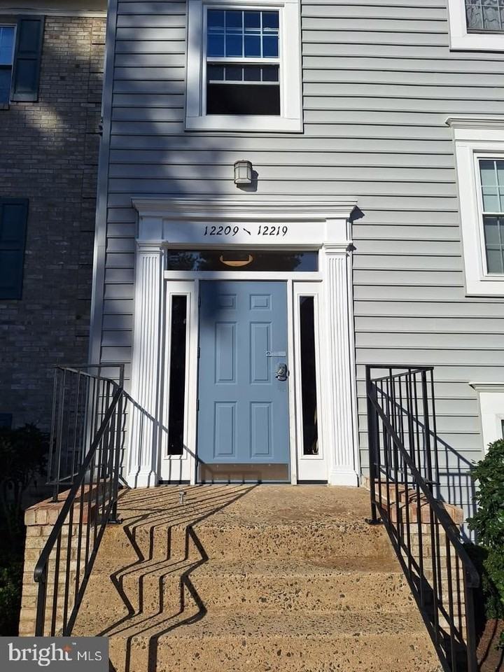 12219 Chaucer Ln #12219 - Photo 2 of 20