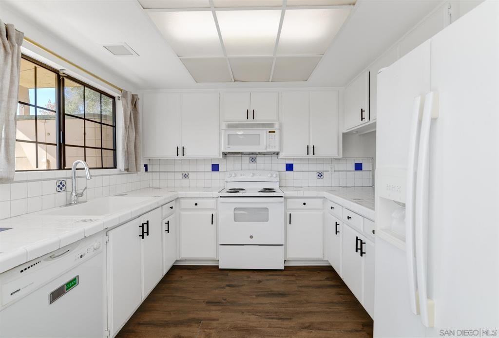 625 S Fig St #1 - Photo 3 of 50