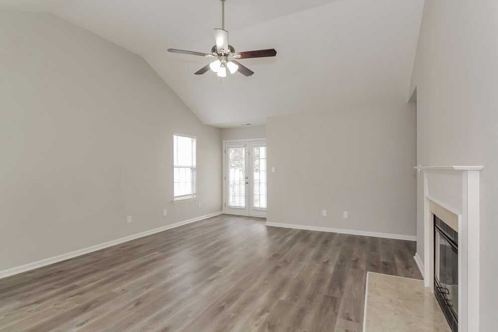 8514 Redstone View Dr - Photo 4 of 15