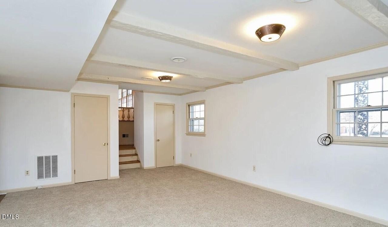 1007 Vandora Springs Rd - Photo 3 of 5