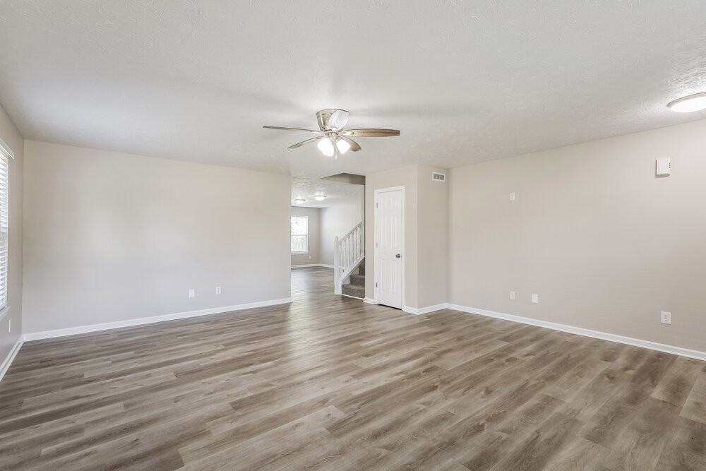 7079 N Stubbington Ln - Photo 4 of 17
