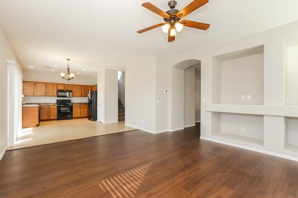15182 N 146th Ave - Photo 4 of 15