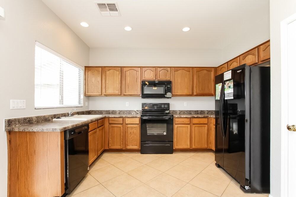 15182 N 146th Ave - Photo 5 of 15