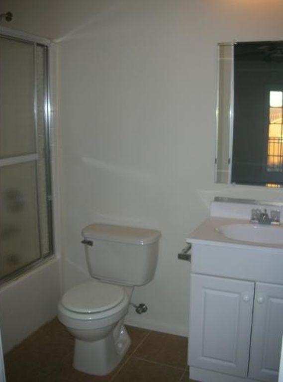 9712 S Loop Blvd - Photo 3 of 3