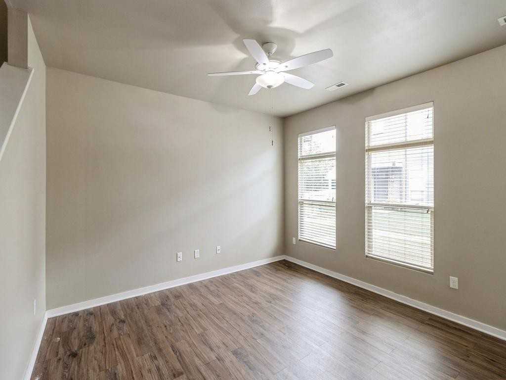 320 Sw 7th St - Photo 3 of 29
