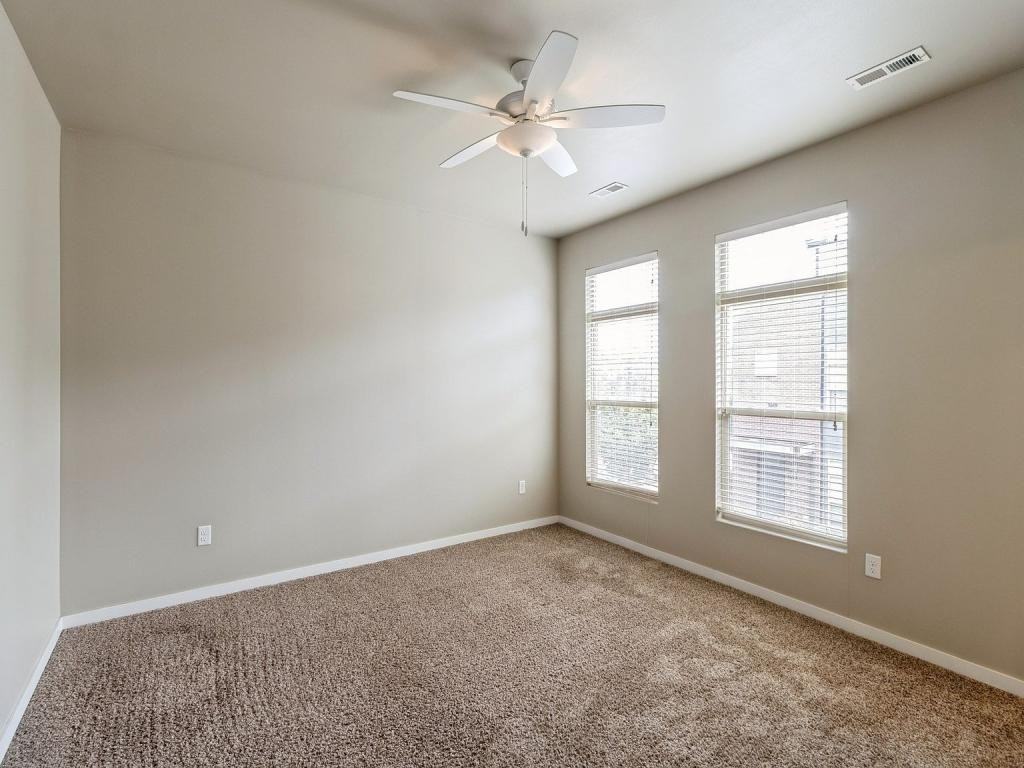 320 Sw 7th St - Photo 4 of 29